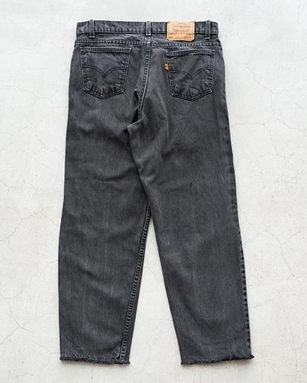 VINTAGE】90-00s Levi's Black 550 ”Cut Off Custom