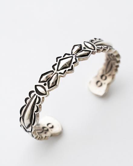 Indian Jewelry】Navajo『RAY ADAKAI』Double Stamp Bangle