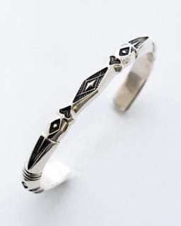 Jennifer Curtis Navajo ナバホ　インディアンジュエリー Indian Jewelry】Navajo『Jennifer Curtis』 Stamped Silver Bangle