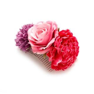 フラメンコ用造花や造花コームは、MariQuitaで。