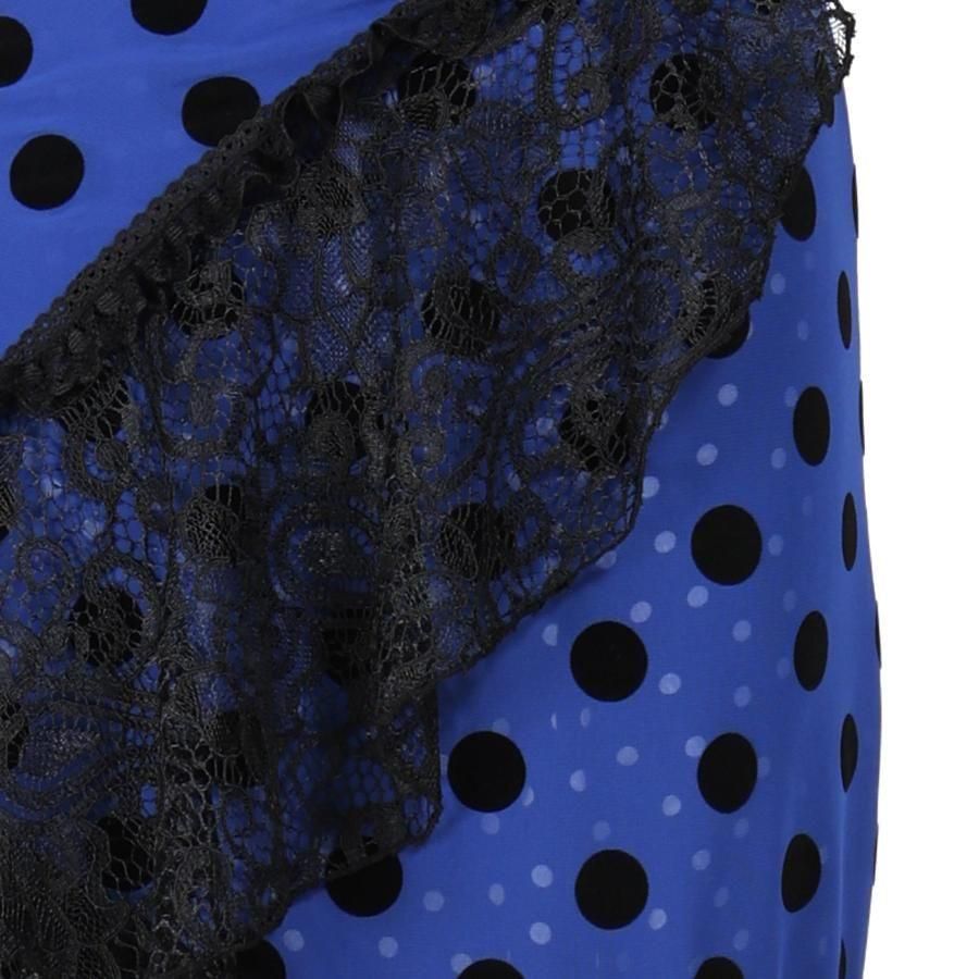 フラメンコの巻きスカートは、MariQuitaで。