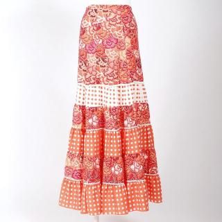 フラメンコのファルダはMariQuitaで。