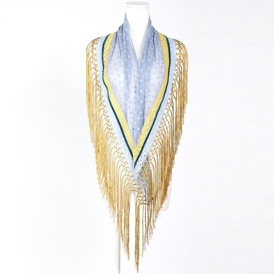 フラメンコ用マントンや、シージョはMariQuitaで。