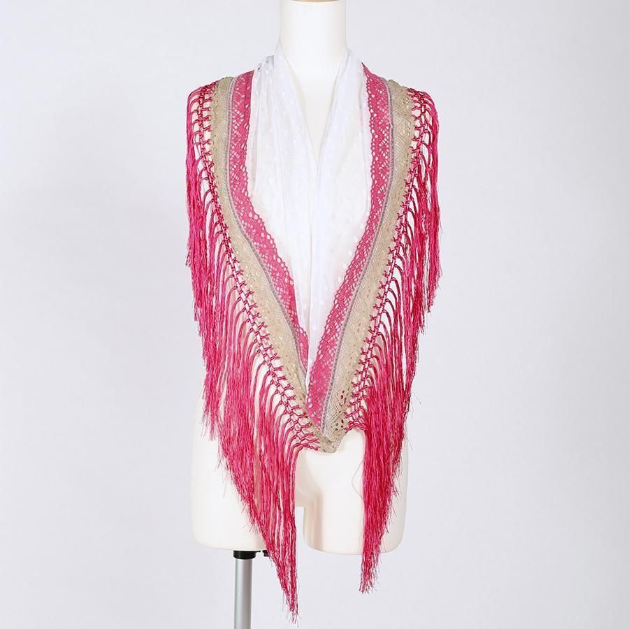 フラメンコ用マントンや、シージョはMariQuitaで。