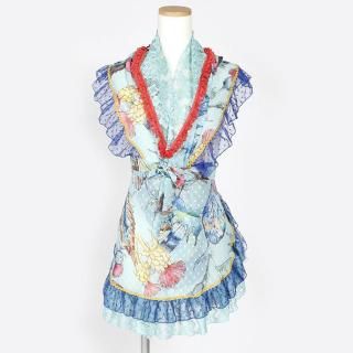 洗練のフラメンコ衣装は、MariQuita で。