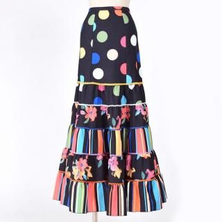 フラメンコのファルダはMariQuitaで。