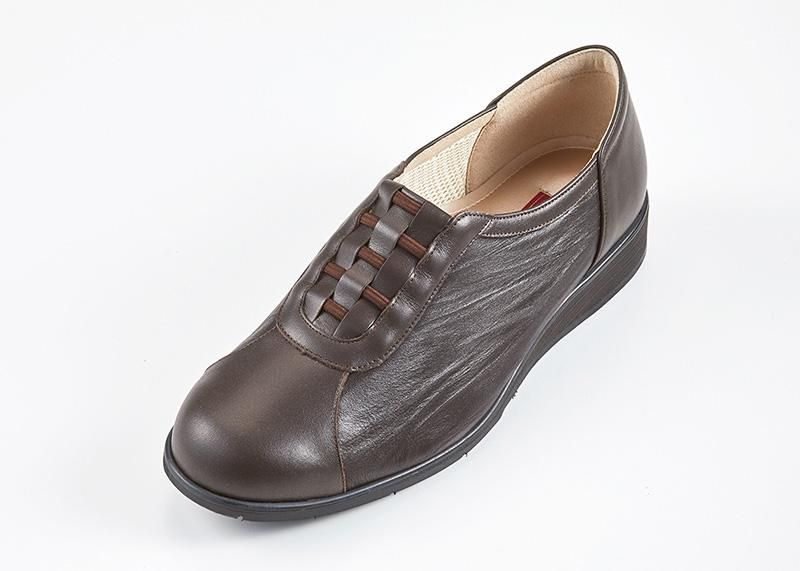 【サロンドグレー】 美品　パンプス　黒　22 幅広　バックル　綺麗　高級 サロンドグレー】 美品 パンプス 黒 22 幅広 バックル 綺麗 高級