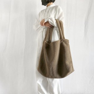 <img class='new_mark_img1' src='https://img.shop-pro.jp/img/new/icons7.gif' style='border:none;display:inline;margin:0px;padding:0px;width:auto;' />Studio Noos | teddy mom bag | Brown