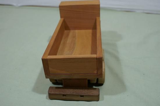 ダンプカー - 工房菜や｜天然木のスプーン・木のおもちゃ