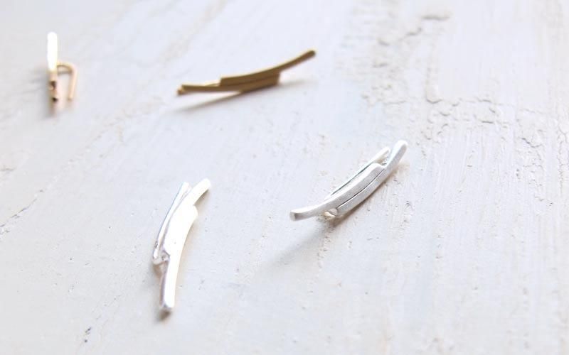 カーブ・イヤークライマーピアス