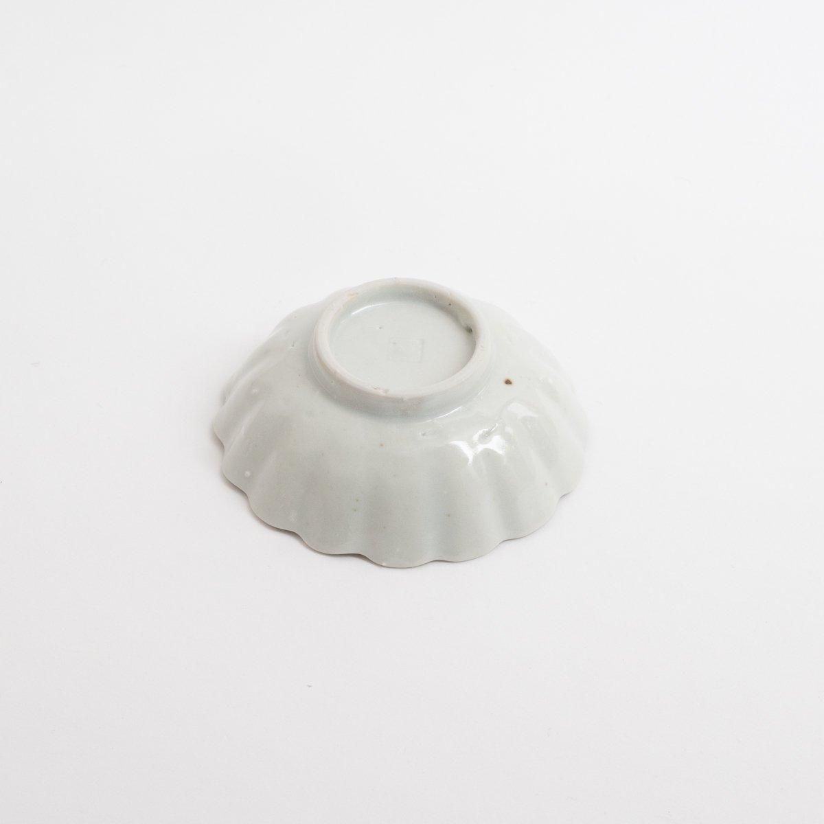 柳川謙治 白磁菊華輪花豆鉢 φ9cm H3.3cm｜ 百福オンラインショップ