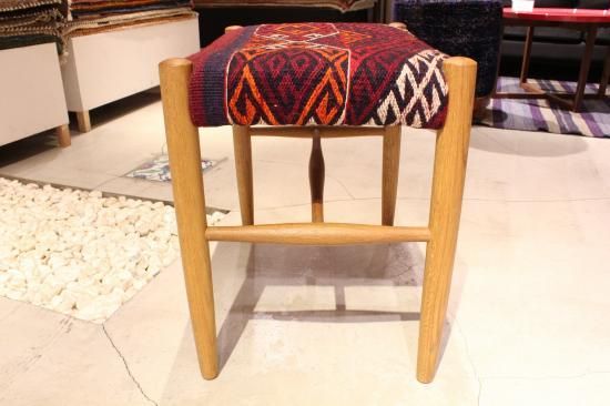 キリムを使った木製収納付きスツール Amazon｜木製 収納スツール 四角 収納 ボックス おしゃれ