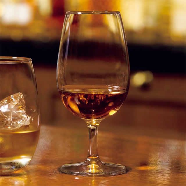 ウイスキーの色、味、香りを十分引き出す ウイスキー テイスティンググラス ６脚セット | ワイン | ワイングッズ |  ワイン・アクセサリーズ・クリエイション