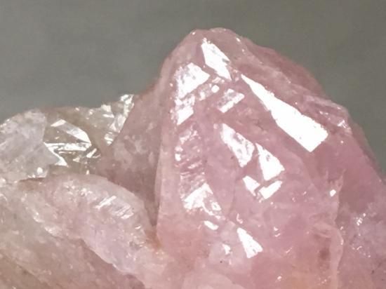 ブラジル/ミナスジェライス産】ローズクォーツクラスター