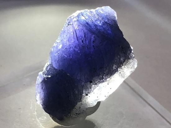 【タンザニア/メレラニ産】タンザナイト結晶⑤ メレラニ産 タンザナイト(ブルーゾイサイト)の単結晶（原石）2.9
