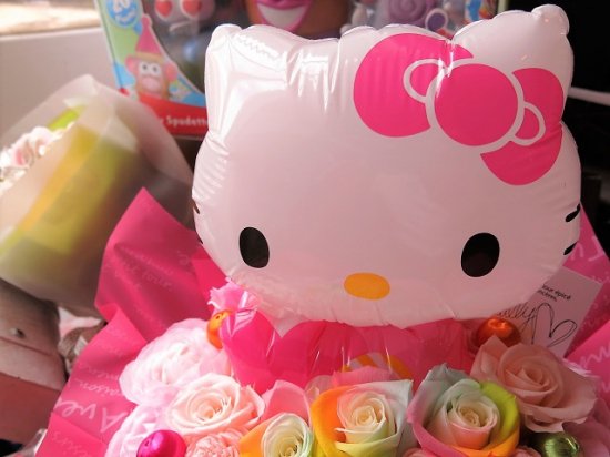 誕生日プレゼント キティ型バルーン入り 風船付きの花 フラワーギフト