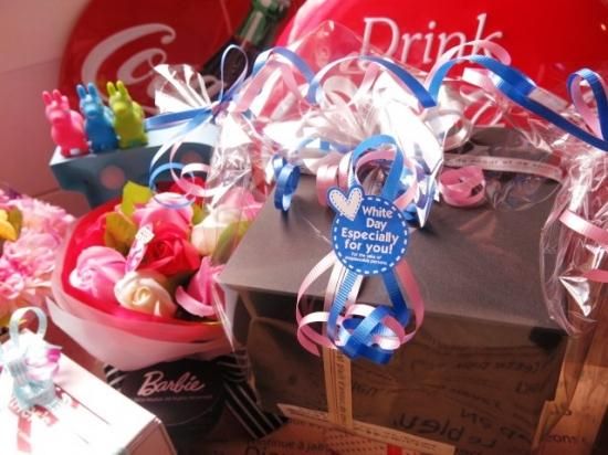 プライムカップ　プロモ　モンスターズインク　サリー&マイク　箔押し Amazon.co.jp: モンスターズ・インク モンスターズ