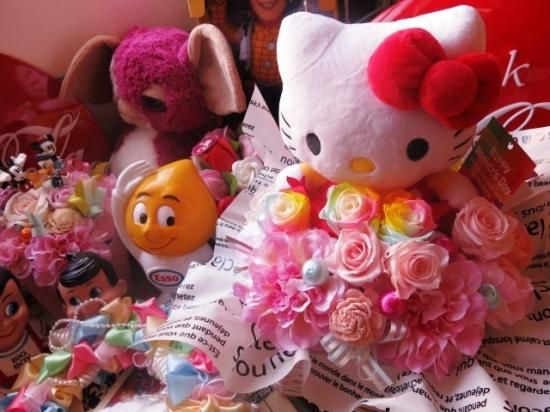 キティ入り 花 フラワーギフト レインボーローズ プリザーブド