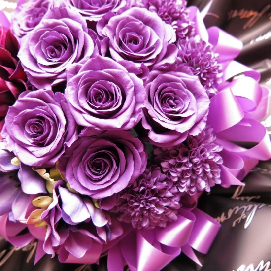 古希祝い 花束風 紫バラ入り８ プリザーブドフラワー ケース付き