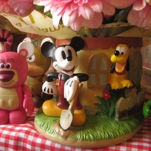 母の日 花 ディズニー フラワーギフト ミッキー プルートのフラワーアレンジメント 母の日 花 ディズニー フラワーギフト ミッキー プルートのフラワーアレンジメント
