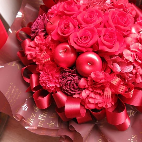 還暦祝い 赤バラ入り 花束風 プレゼント 赤いお花いっぱいのプリザーブドフラワー入り
