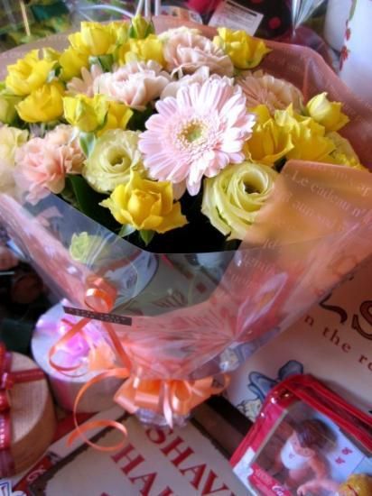 母の日 花束 可愛いやさしい色のお花いっぱい花束 母の日 花束 可愛いやさしい色のお花いっぱい花束