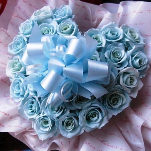 水色 バラ 結婚祝いにハートのプリザーブドフラワー 水色 バラ 結婚祝いにハートのプリザーブドフラワー