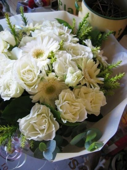 結婚祝いの花束 プレゼントにいい感じ 花束 ブーケタイプ 結婚祝いの花束 プレゼントにいい感じ 花束 ブーケタイプ