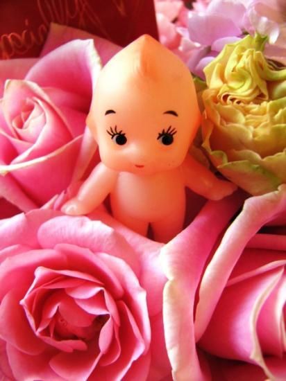 キューピー人形付き 出産祝いのプレゼント 花入りフラワーアレンジメント キューピー人形付き 出産祝いのプレゼント 花入りフラワーアレンジメント