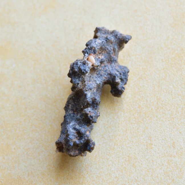 フルグライト（雷管石）　雷の化石　サハラ砂漠産　0.3ｇ/化石・フォッシル