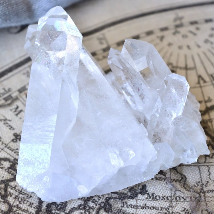 トマスゴンサガ産 水晶クラスター 1.2kg 原石 透明感 水晶 自然石①