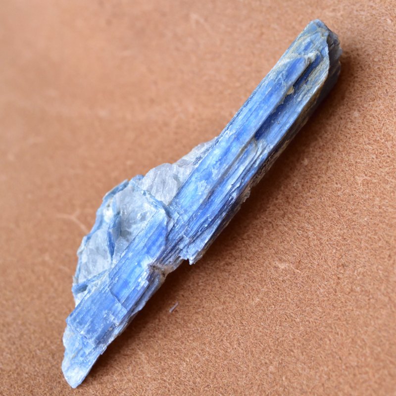 カイヤナイトwithクォーツ Blade ブラジル産 29g/ 鉱物・結晶原石 