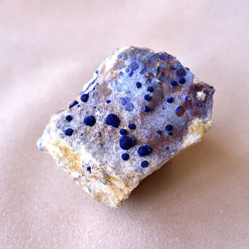 ブルーベリー・アズライト（藍銅鉱）　母岩付き　アメリカ・モレンシー産　534g/鉱物・結晶原石
