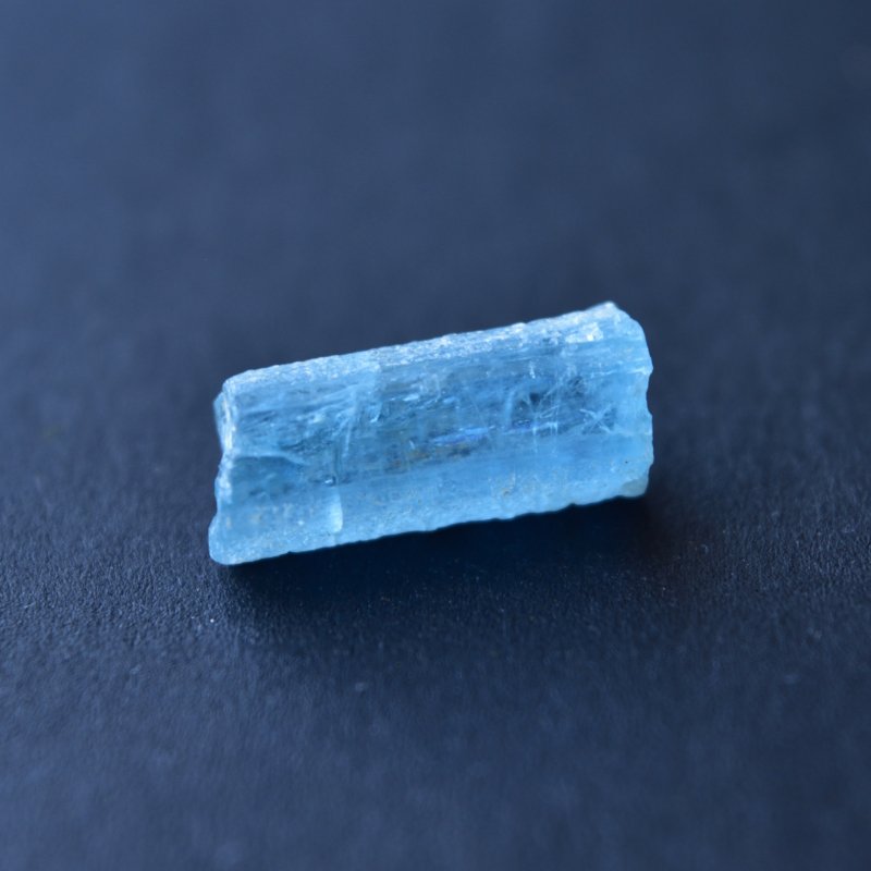 アクアマリン　Neo Blue　ベトナム・タンホア産　4cts./ 鉱物・結晶原石 