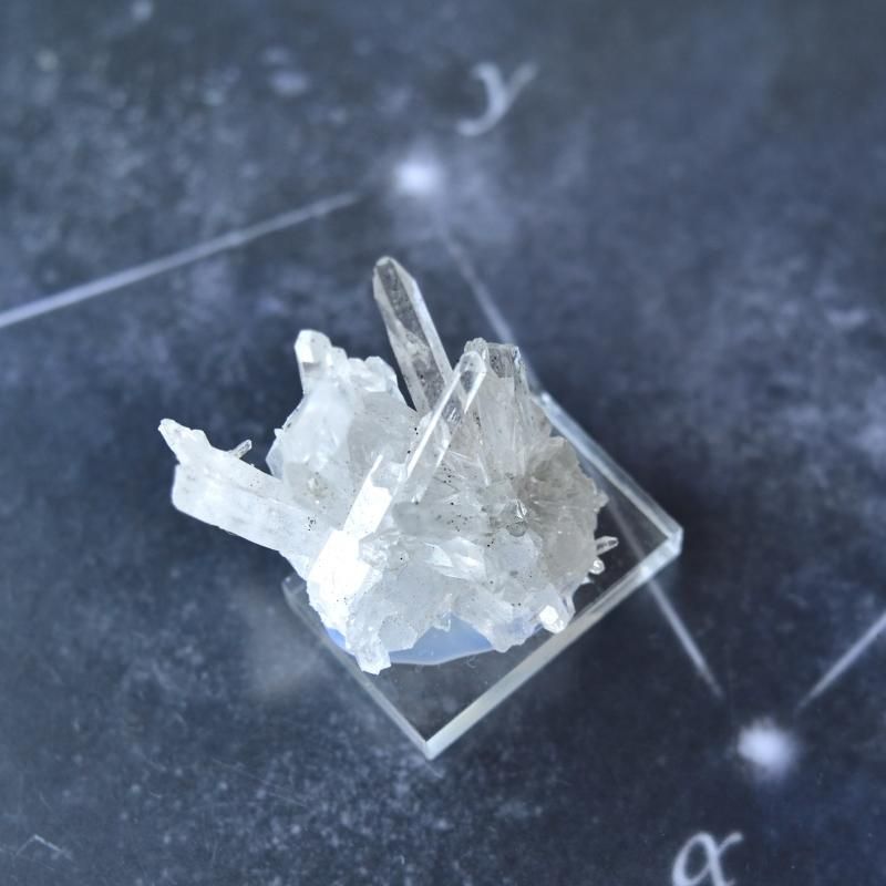 水晶 クォーツ ブルガリア産 ① / 原石 天然石 鉱物標本 クラスター 楽天市場】【レア 1点物】水晶 クラスター クリスタル Crystal