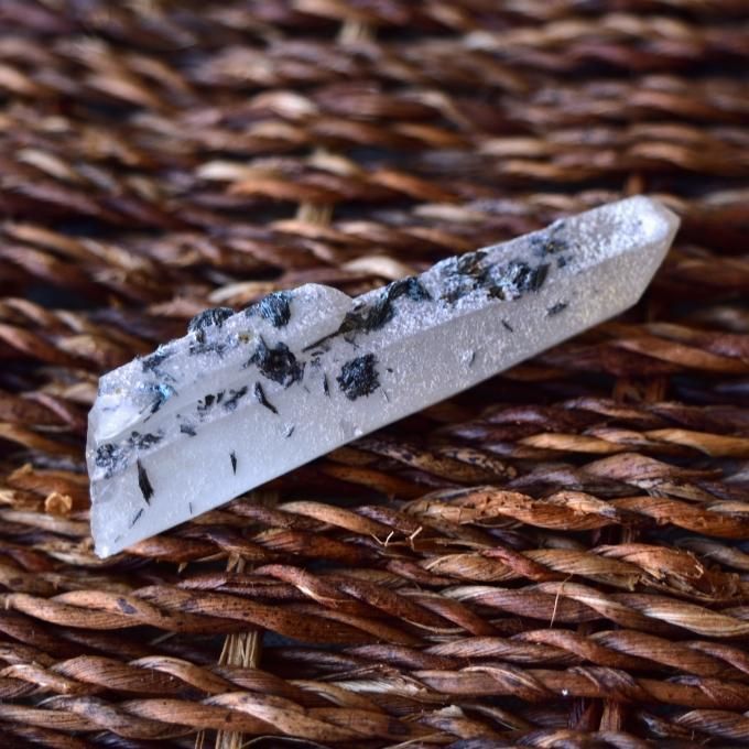 ダルネゴルスク 産 ヘマタイト イン クォーツ 水晶 鉱物 希少・高品質]マダガスカル産ヘマタイトインクォーツ丸玉/板状