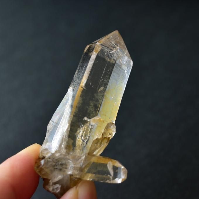 ヒマラヤ水晶 リモナイト・イン・クォーツ 陰陽 貫入 パキスタン ヒマラヤ水晶 リモナイト・イン・クォーツ 陰陽 貫入 パキスタン