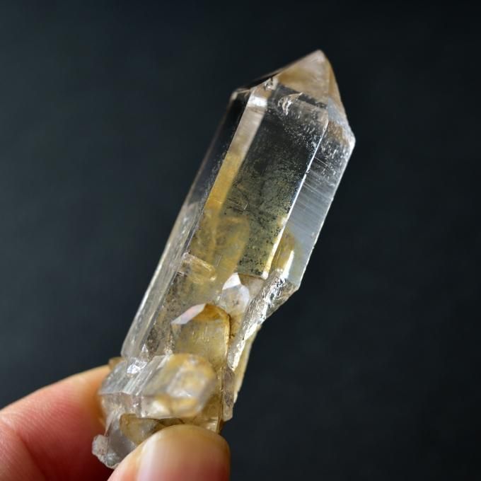 ヒマラヤ水晶 リモナイト・イン・クォーツ 陰陽 貫入 パキスタン ヒマラヤ水晶 リモナイト・イン・クォーツ 陰陽 貫入 パキスタン