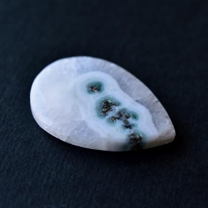 ソーラークォーツ 幽玄 インド産 48cts./ ルース・カボション