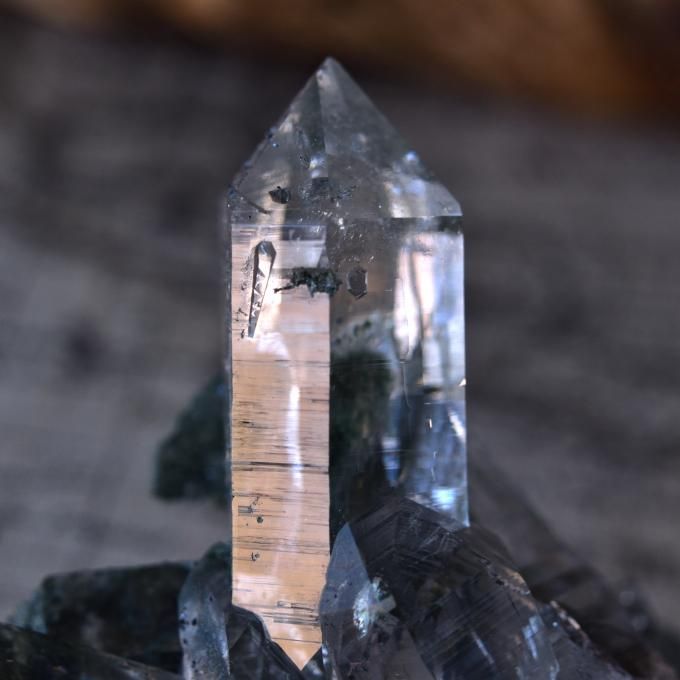 ヒマラヤ水晶 ルチル クローライト インド・マニハール産 178g ヒマラヤ水晶 ルチル クローライト インド・マニハール産 178g