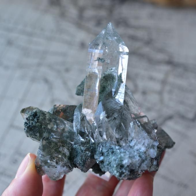 ヒマラヤ水晶 ルチル クローライト インド・マニハール産 178g ヒマラヤ水晶 ルチル クローライト インド・マニハール産 178g