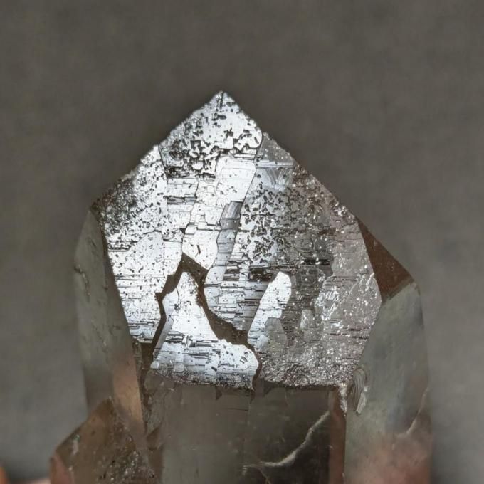 ヒマラヤ水晶 クローライト ドフィーネ式双晶 カテドラル トライゴー