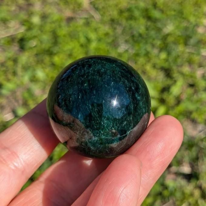 ロシア翡翠 ロシアンジェダイド 深淵 翡翠輝石 ロシア産 68g