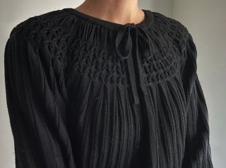 70s- Black Balloon Sleeve Smocked Knit Sweater
