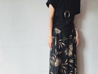 80s- Black Beige Botanical Silk Skirt