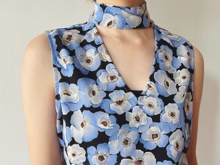90s- Blue Floral Bow Tie Sleeveless Blouse