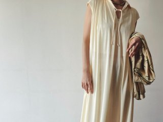 70s- Cream Sleeveless Maxi Dress