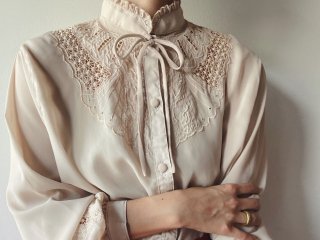 80s- Amber White Embroidery Lace Semi Sheer Blouse