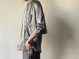 80s- Silver Dot Pattern Rayon Blouse