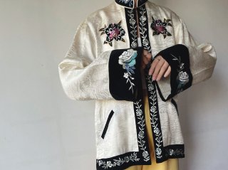 50s White Embroidered Velvet Trim Silk Jacket